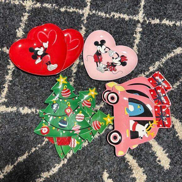 Bundle of 9 Melamine Plates - Picture 1 of 12